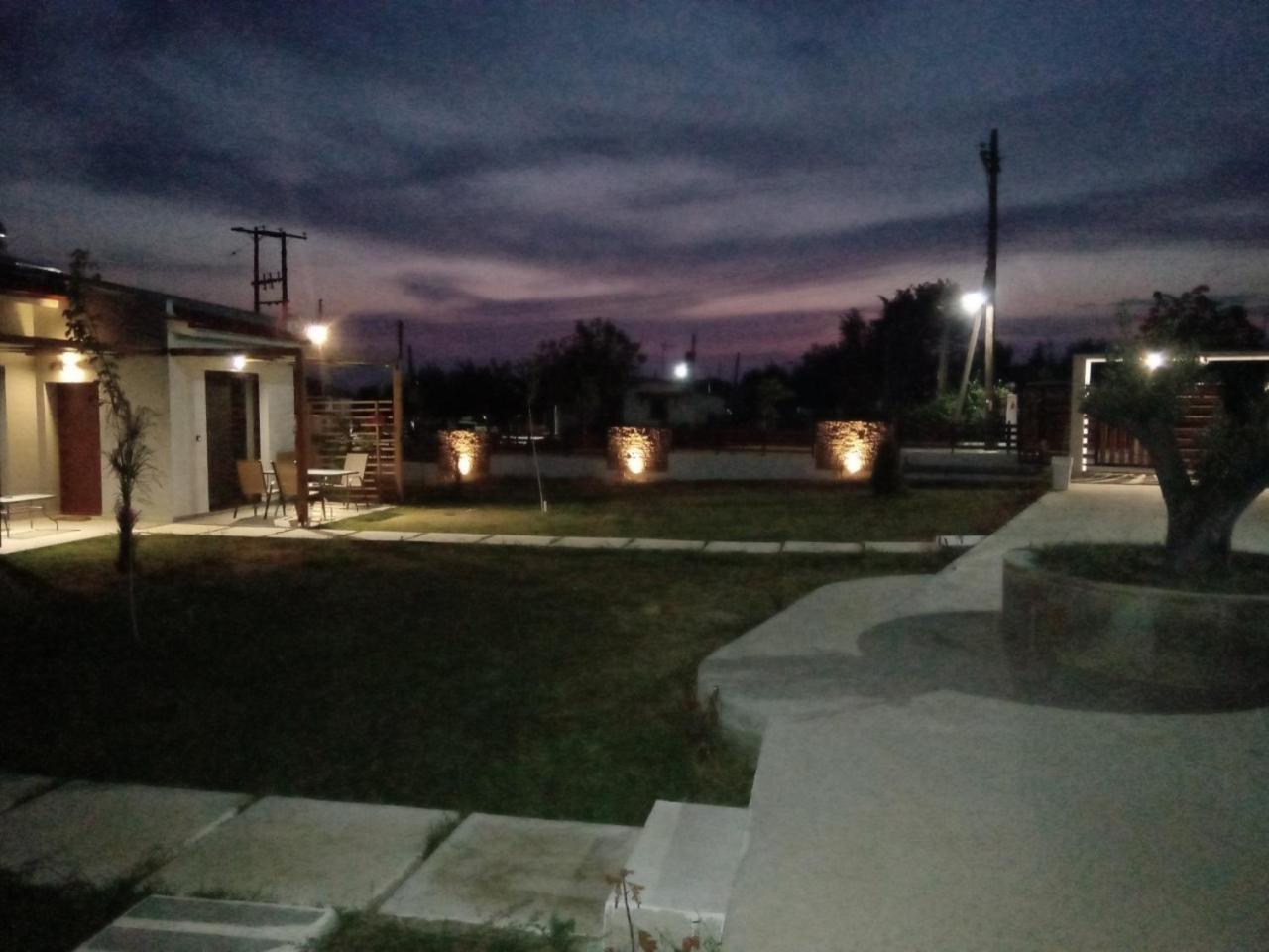 Hill Sun Luxury Suites Nea Irakleia Exterior photo